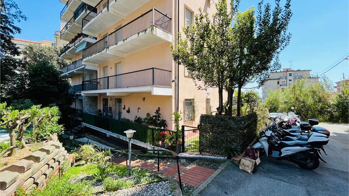 LERICI - SAN TERENZO - 5 VANI CON GIARDINO (Sp)