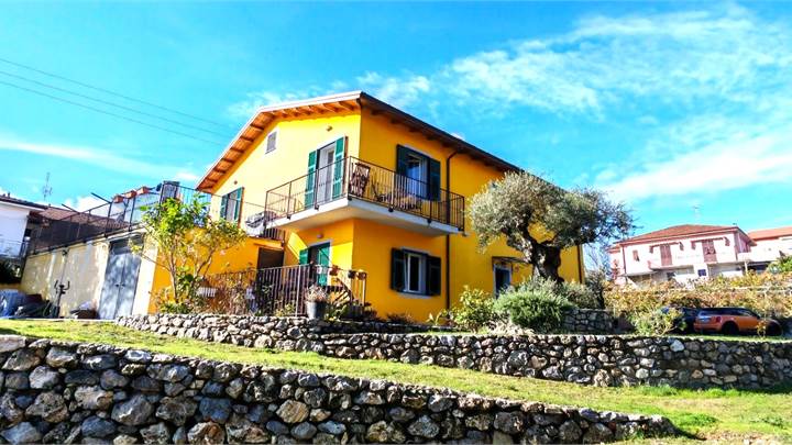 VILLA BIFAMILIARE NUOVA COSTRUZIONE (Sp)